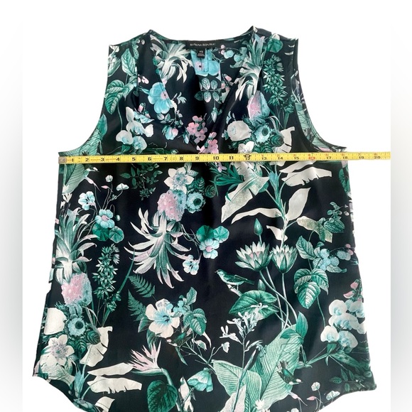 Banana Republic Sleeveless Top - size XS - Picture 3 of 6